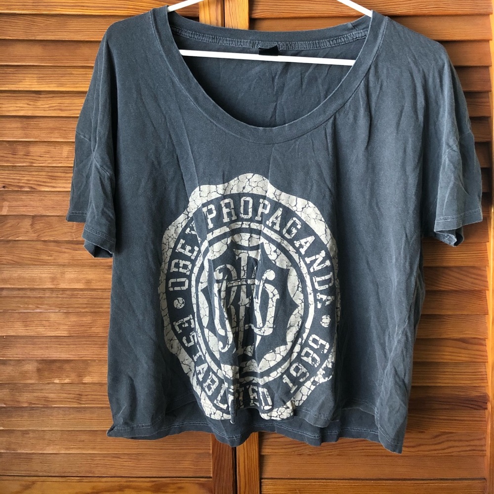Obey propaganda crop top tee